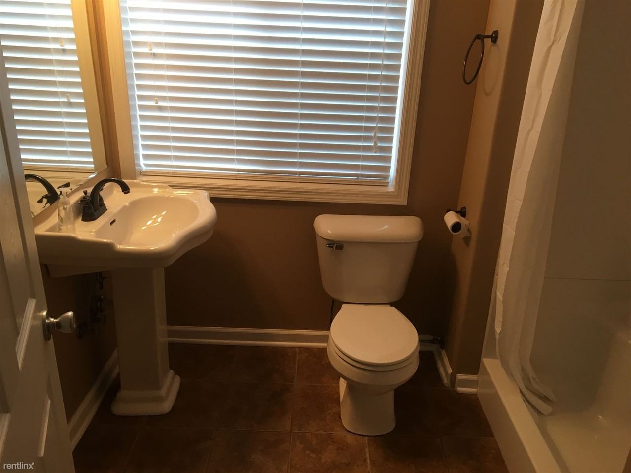 15320 Whitmore Cir - Photo 2 of 9