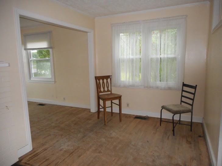 213 McQueen St - Photo 3 of 14