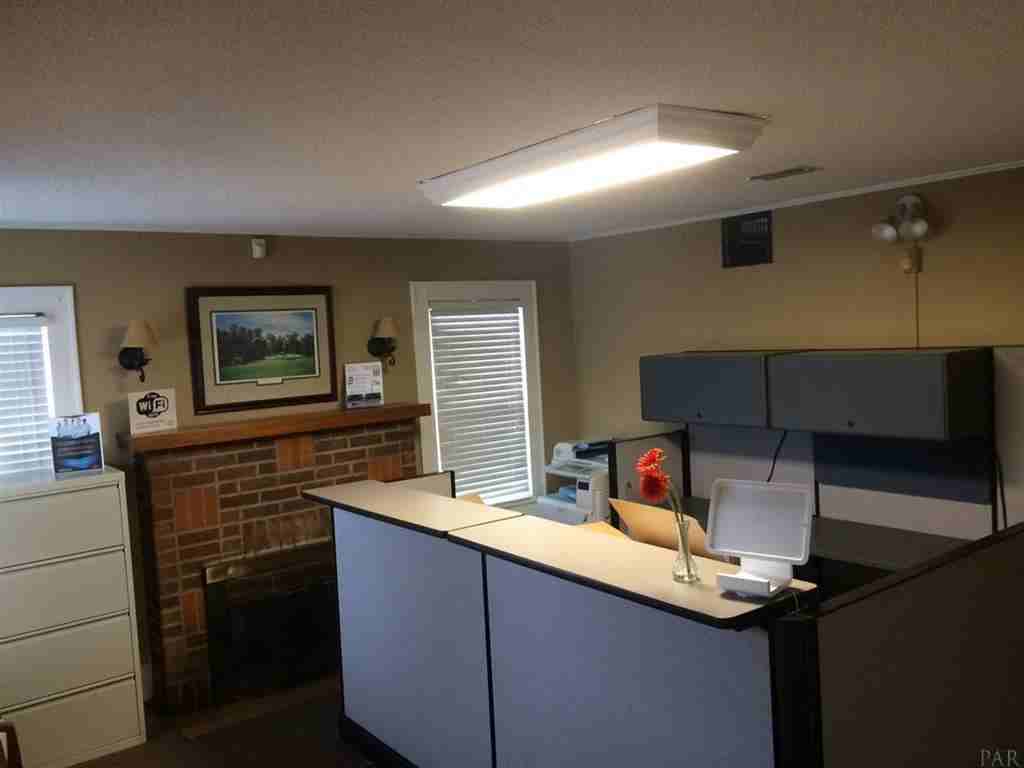 429 S Navy Blvd - Photo 3 of 6