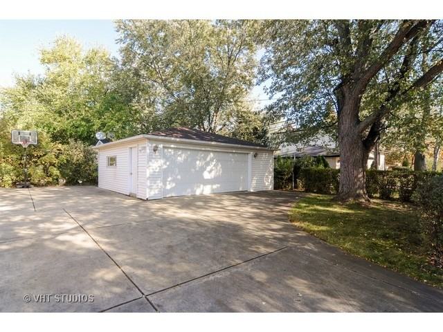 700 Laramie Ave - Photo 3 of 15