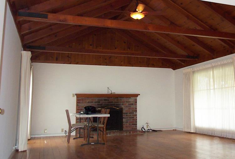 100 Jordan Ave - Photo 3 of 19