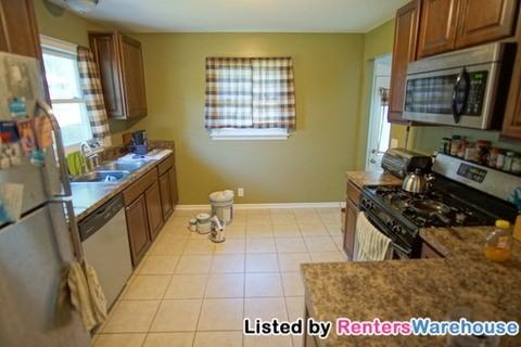 1721 Hopkins Crossroad - Photo 3 of 18