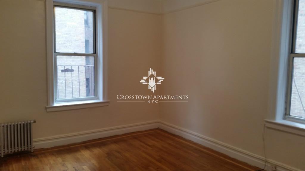 Cumming St