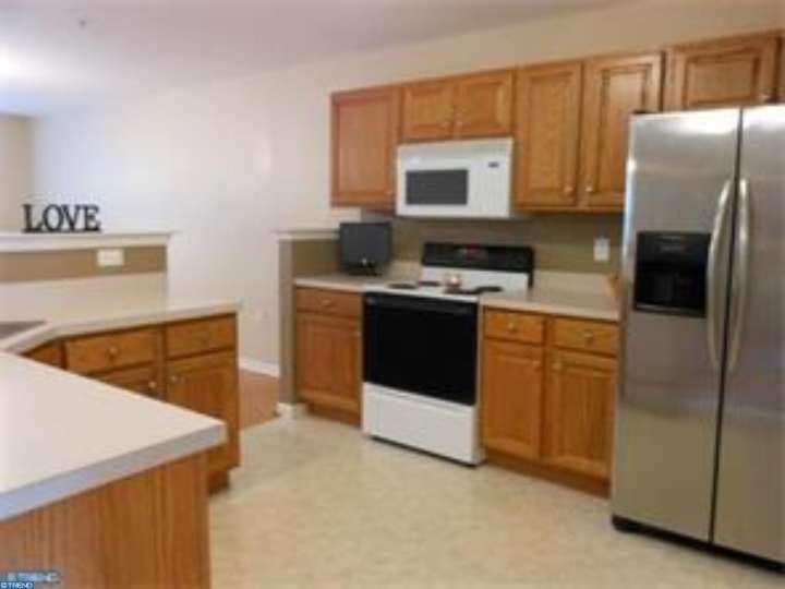 206 Hampshire Dr - Photo 2 of 16