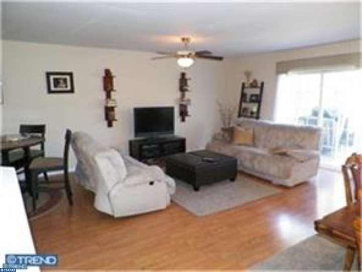 206 Hampshire Dr - Photo 3 of 16