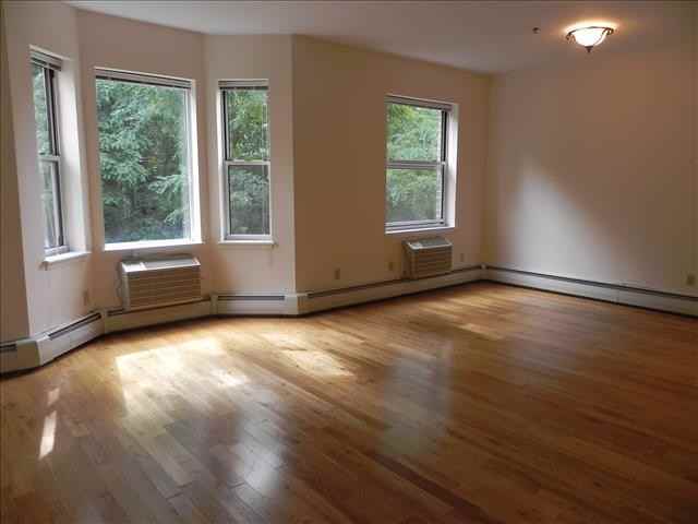 38 Knightsbridge Rd - Photo 3 of 19