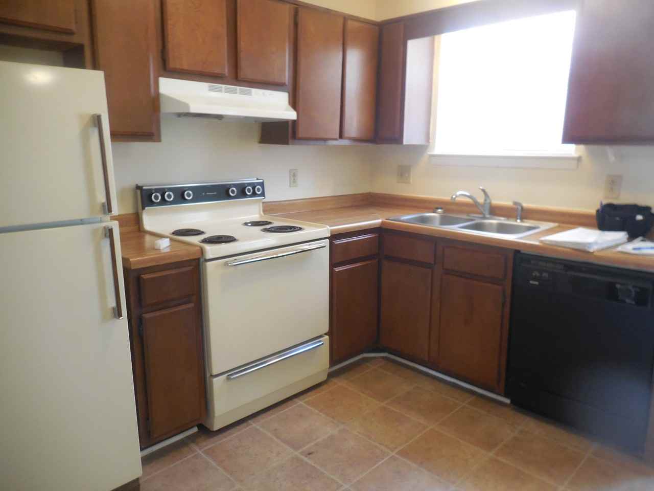 Kingsbury Town Homes - Photo 2 of 5