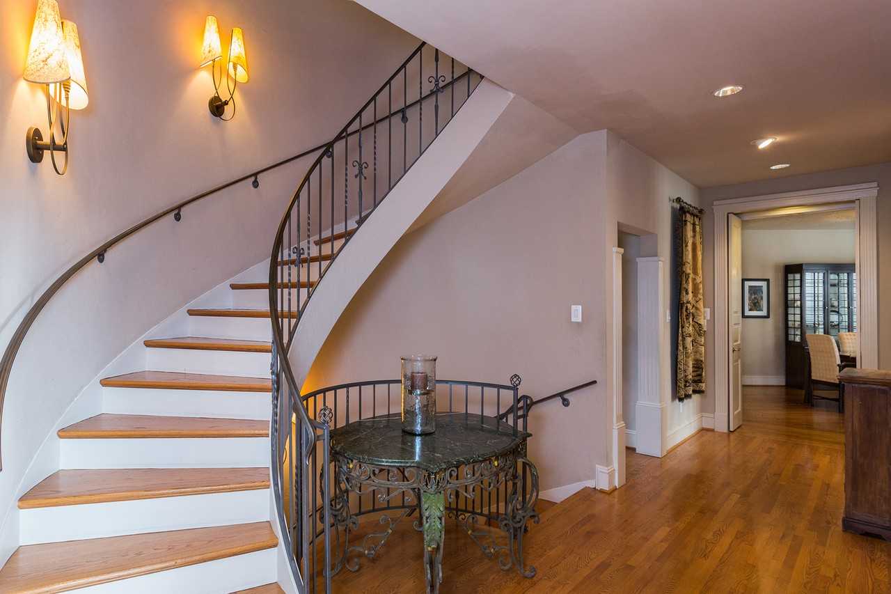 775 Allison Ct - Photo 2 of 25