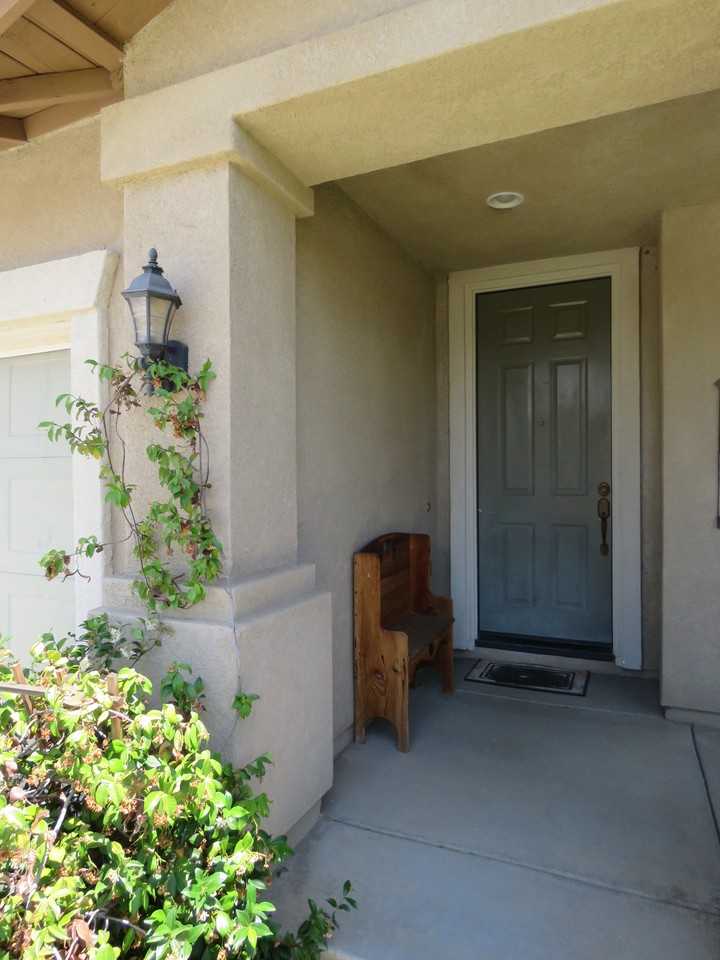 704 Windbound Ave - Photo 3 of 26