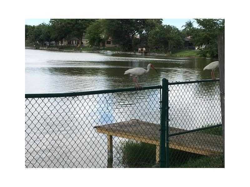 8614 NW 4th St - Photo 2 of 8