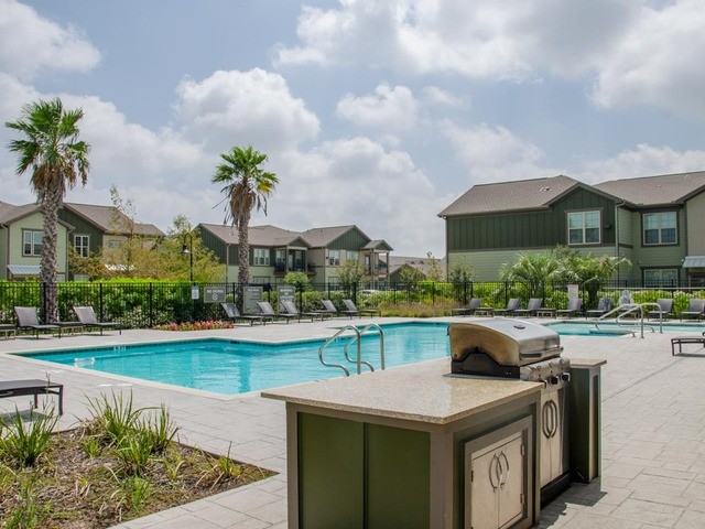 Springs at Corpus Christi Apartments - Photo 3 of 29