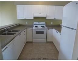 600 Sarnia Rd - Photo 2 of 5