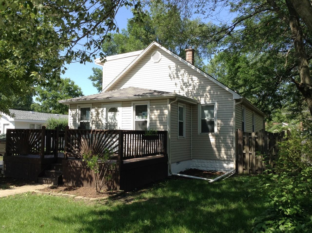 1584 East Ave - Photo 2 of 14