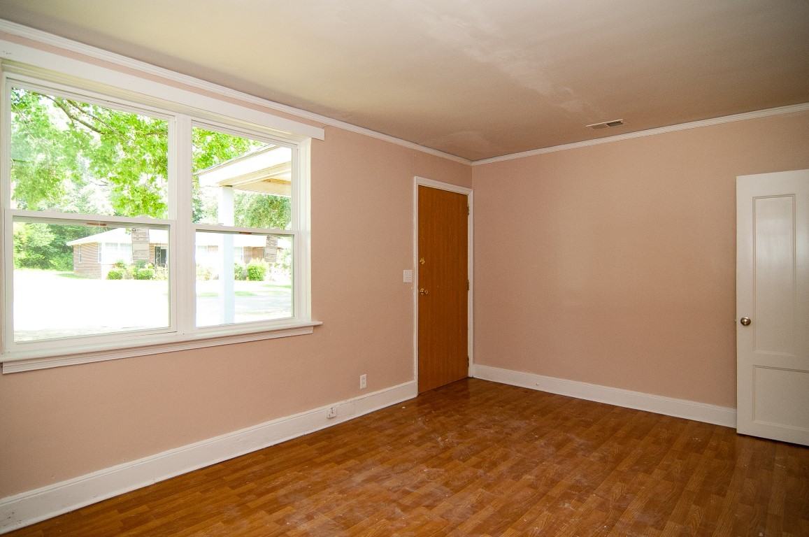 1016 Munsen Spring Dr - Photo 3 of 18