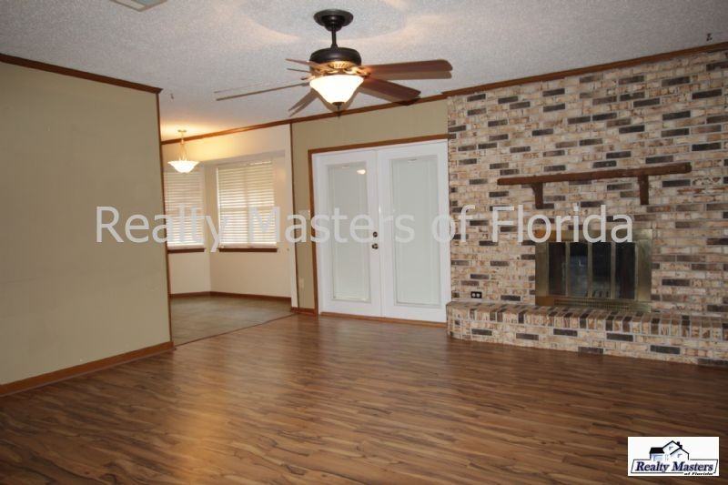 8168 Camelford Dr - Photo 3 of 18