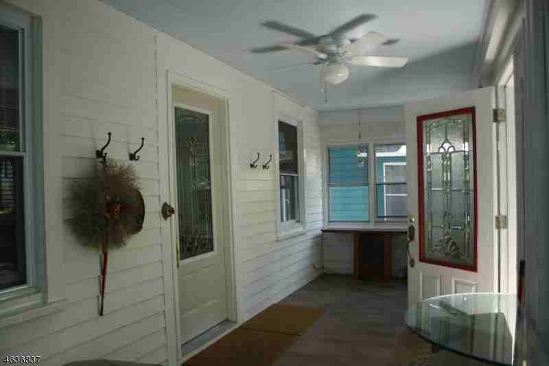 149 Carteret St - Photo 2 of 19