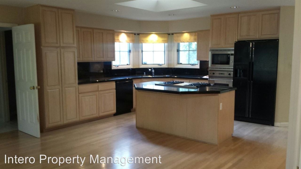 2151 Deodara Dr - Photo 3 of 18