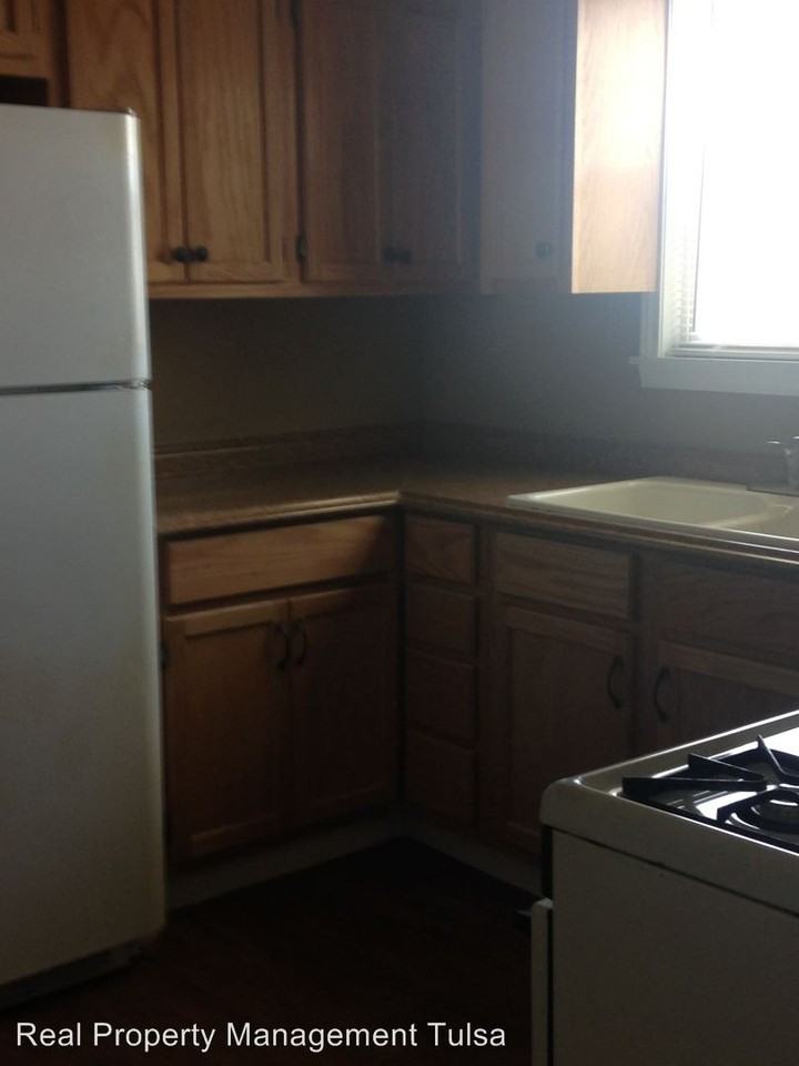 1543 N Boston Pl - Photo 3 of 12