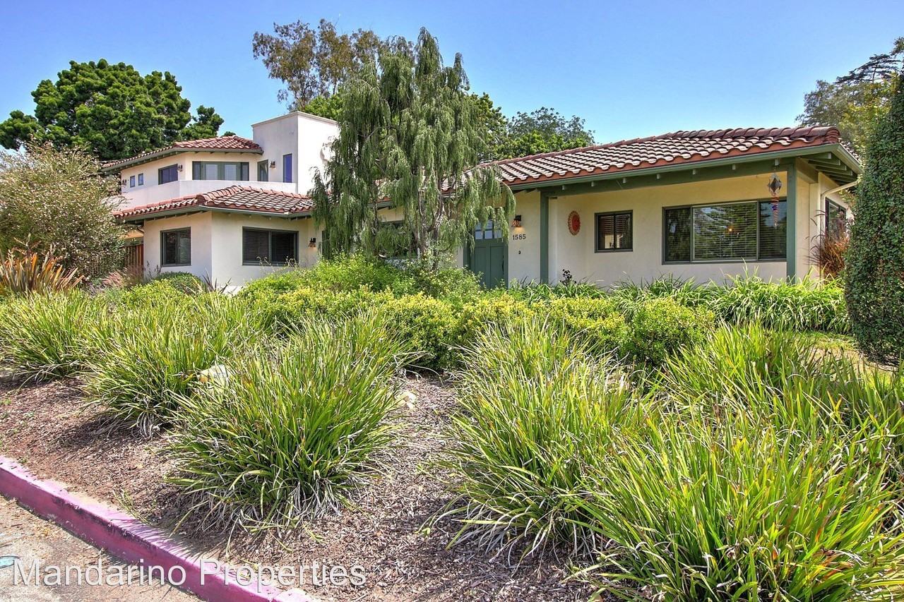 1585 Overlook Ln - Photo 2 of 37