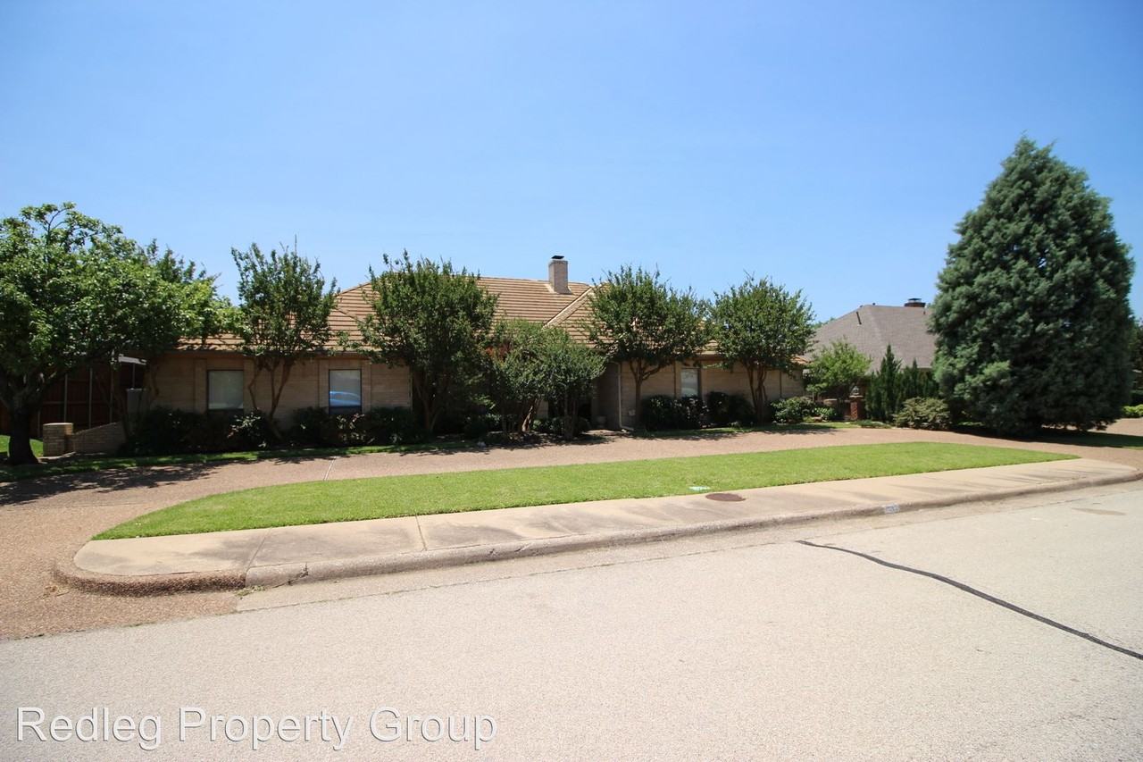 7032 Bremerton Dr - Photo 3 of 26