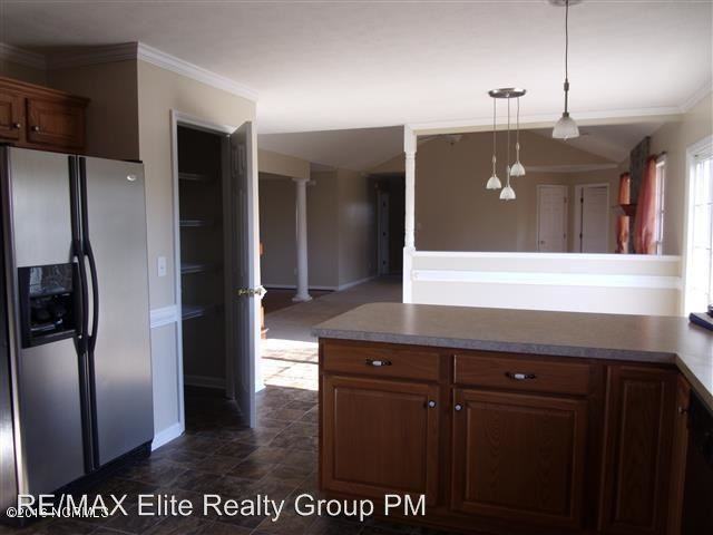 303 Windham Lane - Photo 2 of 7