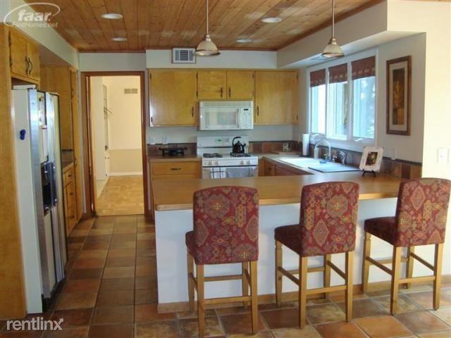 5234 Sunlyn St - Photo 3 of 10