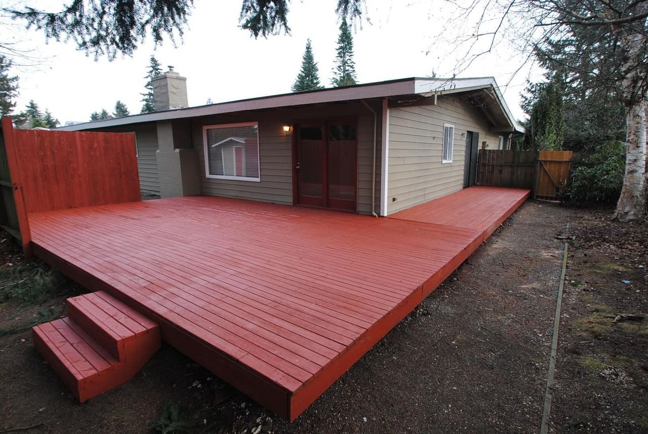 1901 Vashon Ct NE - Photo 3 of 18