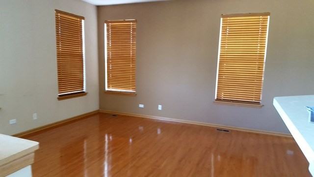 937 Summit Creek Dr - Photo 2 of 8