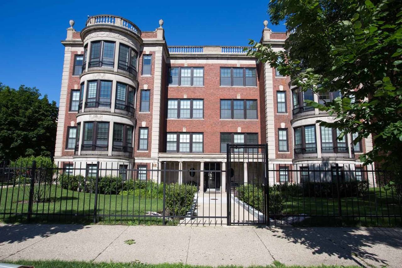 Paramour - Photo 7 of 50