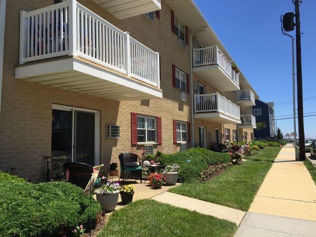 Terrace Lake Apartments, LLC - Photo 3 of 12