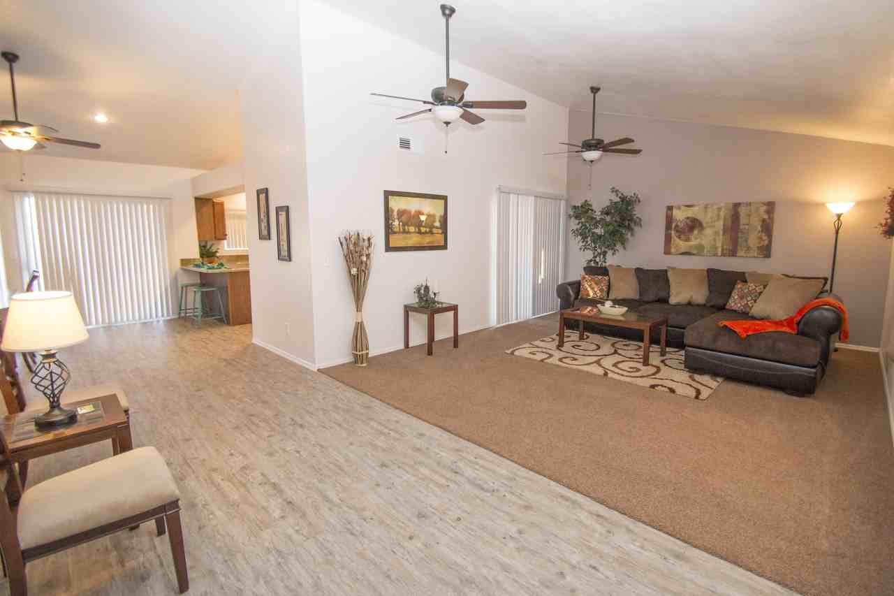 7253 S Alder Dr - Photo 3 of 13