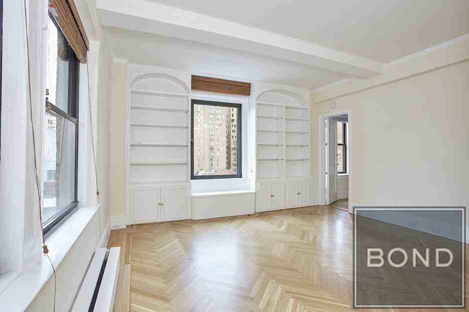23 East 74th Street 10B - Photo 2 of 3