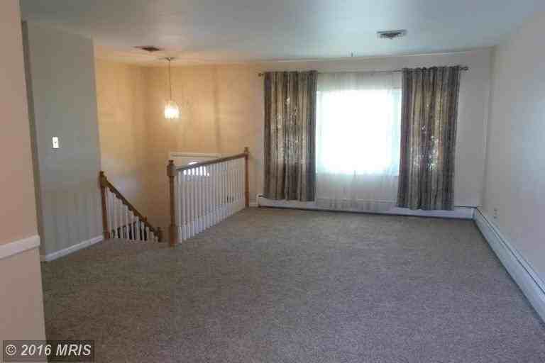 1520 Charles Ave - Photo 3 of 11