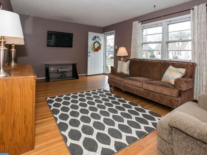 1904 Maple Ave - Photo 2 of 23
