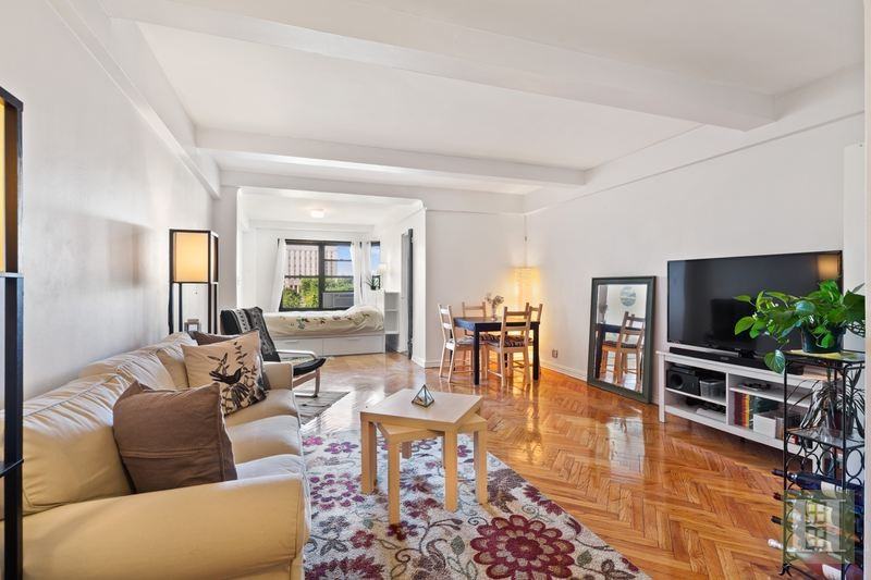 1001 Grand Concourse #4E - Photo 2 of 6