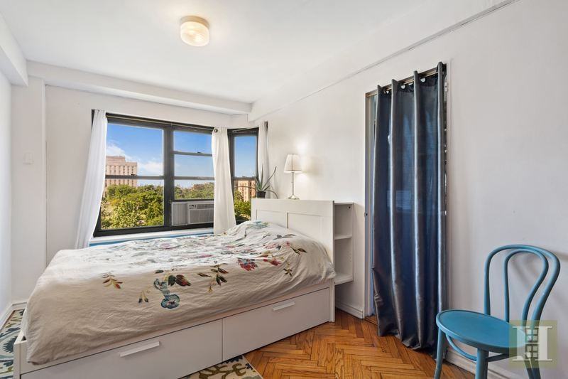 1001 Grand Concourse #4E - Photo 3 of 6