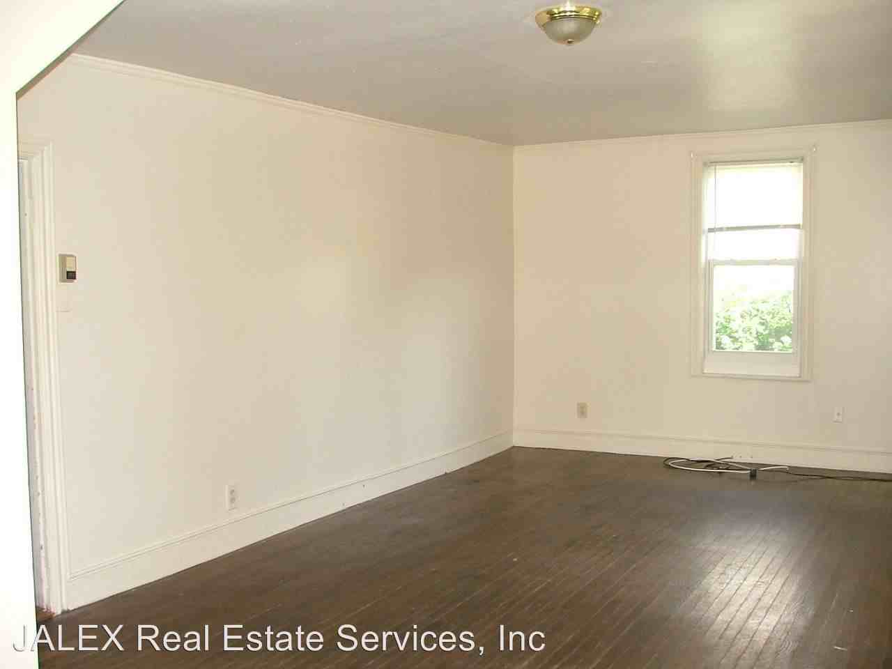 100 Middle Spring Rd - Photo 2 of 12