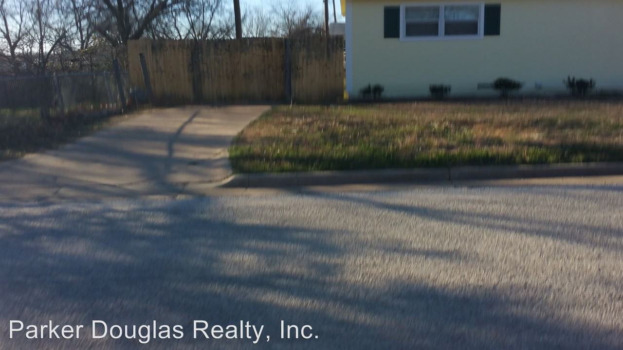 1428 Johnnie Ave - Photo 2 of 10