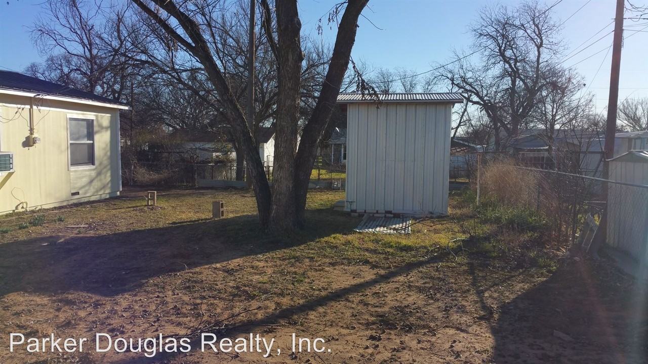 1428 Johnnie Ave - Photo 3 of 10