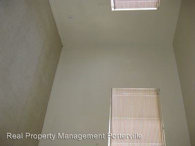 423 S Jaye St - Photo 2 of 5