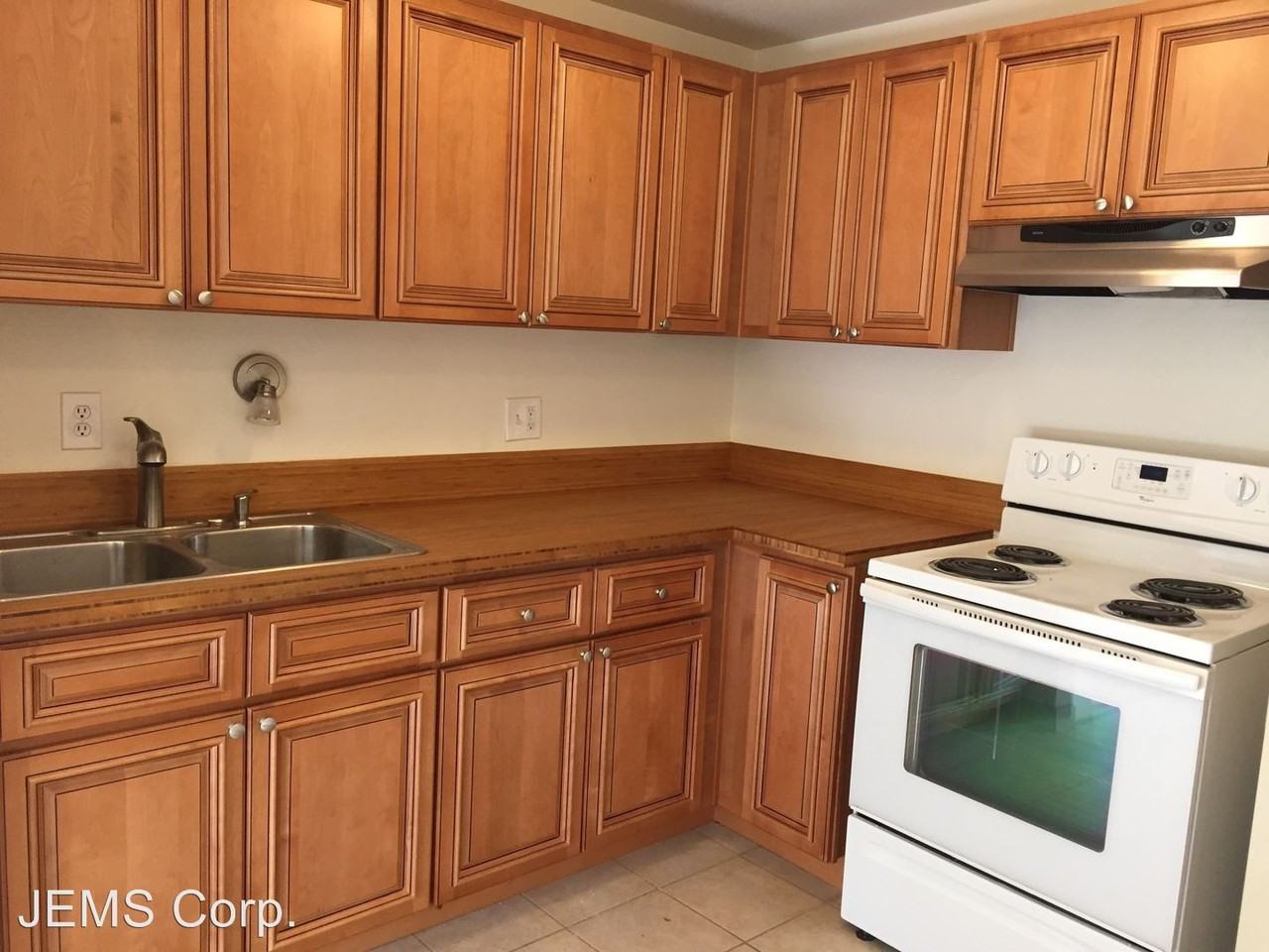 SW Dolph Court, 97219 - Photo 3 of 17