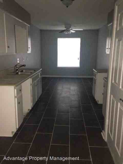 2441 Chiswood St - Photo 2 of 10