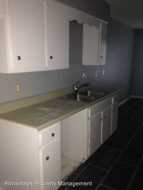 2441 Chiswood St - Photo 3 of 10