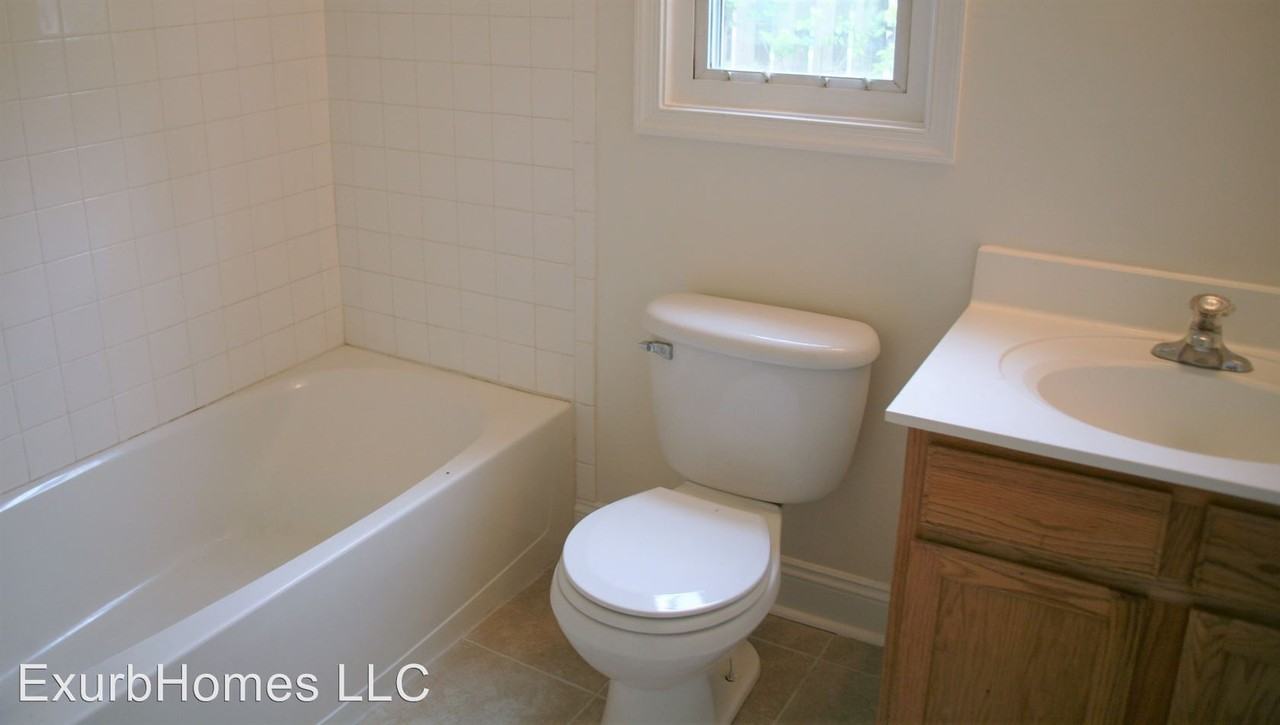 312 Broadview Blvd N - Photo 2 of 10