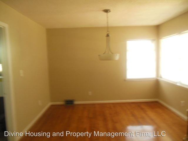 905 2nd St W - Photo 2 of 9