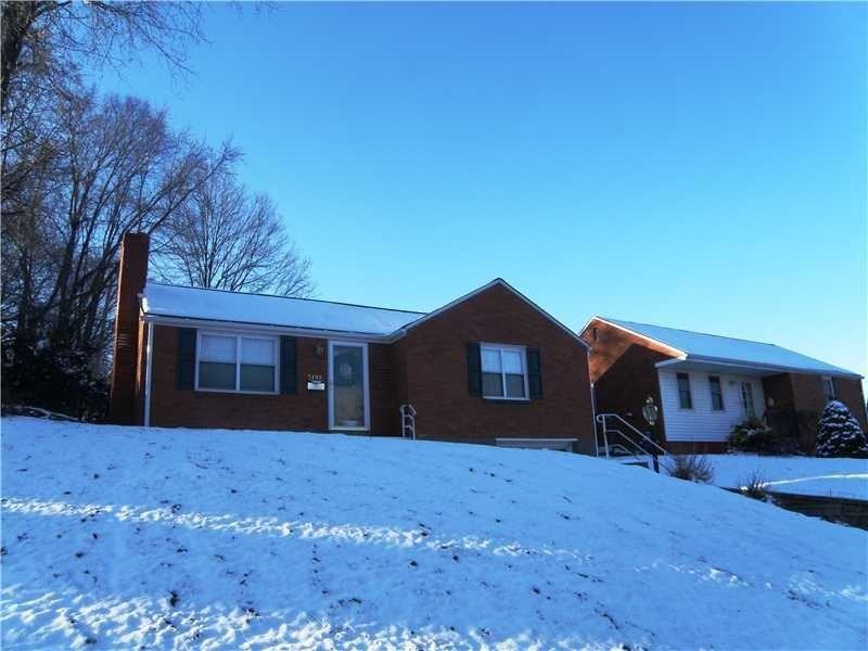 5198 Fieldcrest Dr - Photo 3 of 18