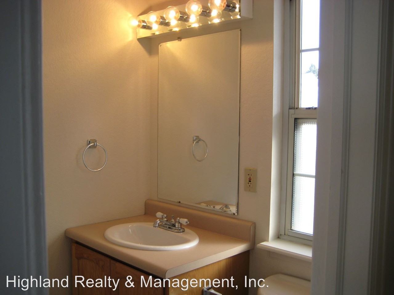 2265 Sunridge Cir - Photo 2 of 16