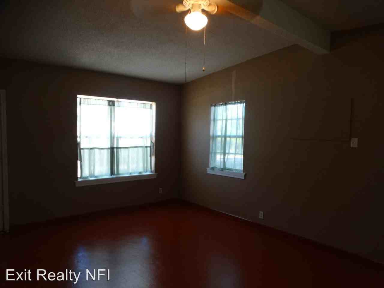 107 Aquamarine Ave - Photo 3 of 12