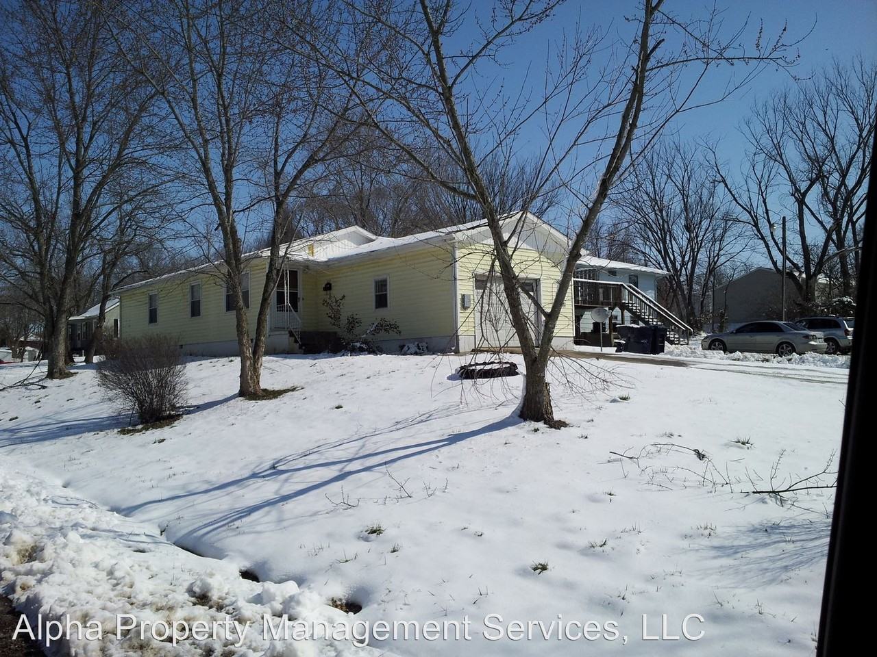 302 S Monroe Ave - Photo 2 of 9