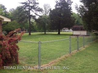 1116 Heathwood Dr - Photo 2 of 8